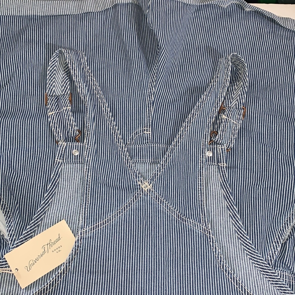 (L)- Universal Thread Women's Railroad Striped Side Button Short Denim Overalls - Picture 4 of 10